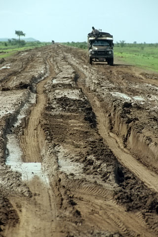https://www.transafrika.org/media/Sudan/schlammpiste.jpg